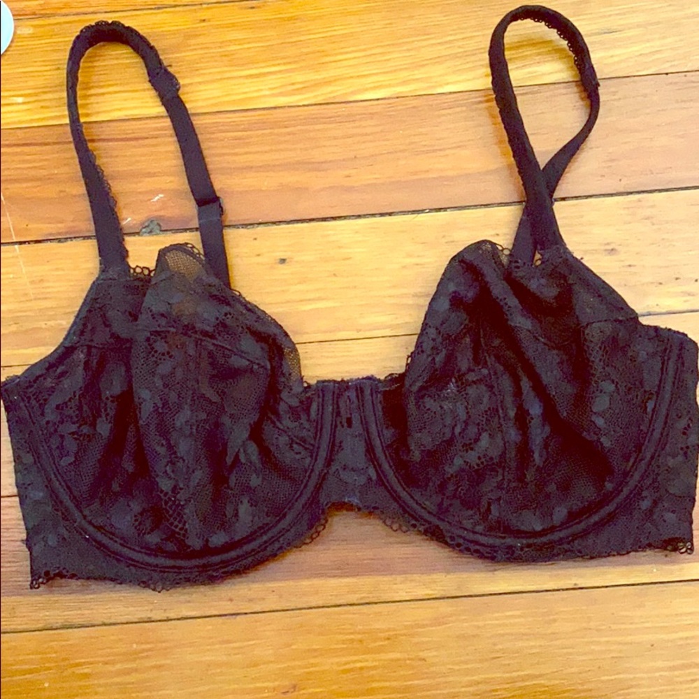 Victoria’s Secret body by Victoria unlined Demi
